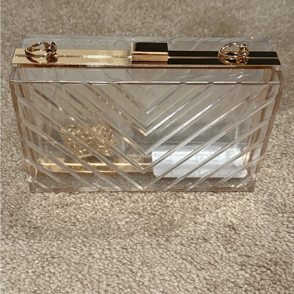Transparent Clutch - Picture 1 of 8